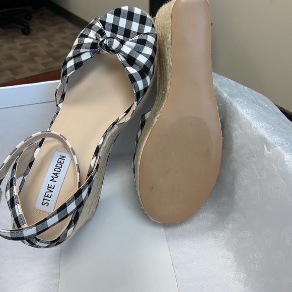 Steve Madden Wedge Sandals - Picture 4 of 10